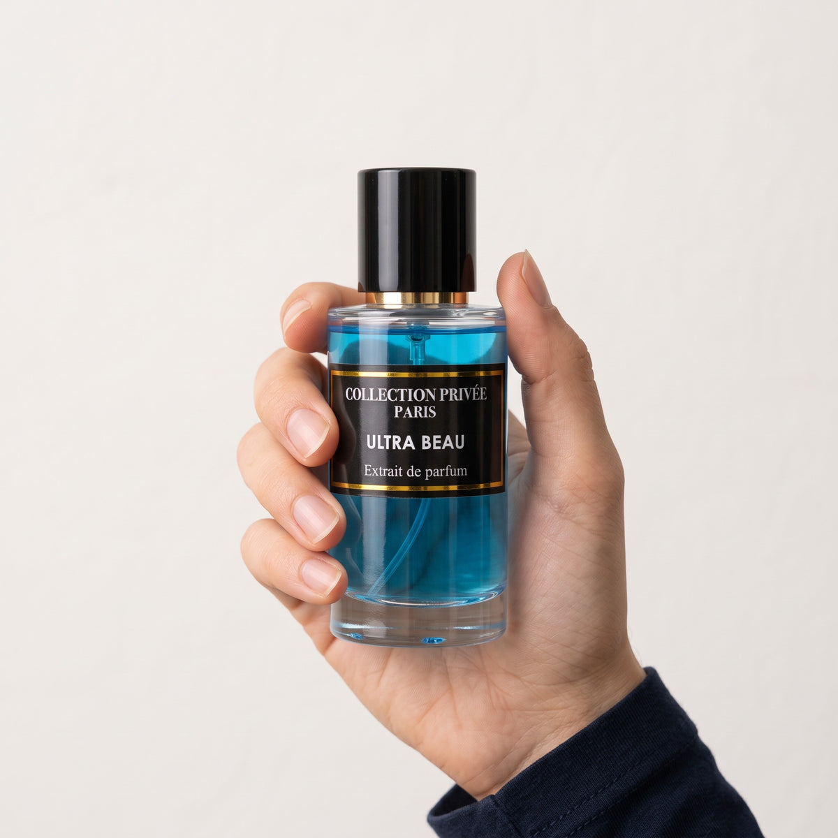 Ultra Beau – flacon 50 ml en main
